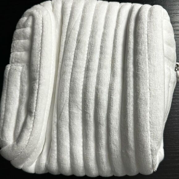 Philosophy 5 Piece Winter Skincare Routine with Quilted White Zipper Pouch - Picture 4 of 7